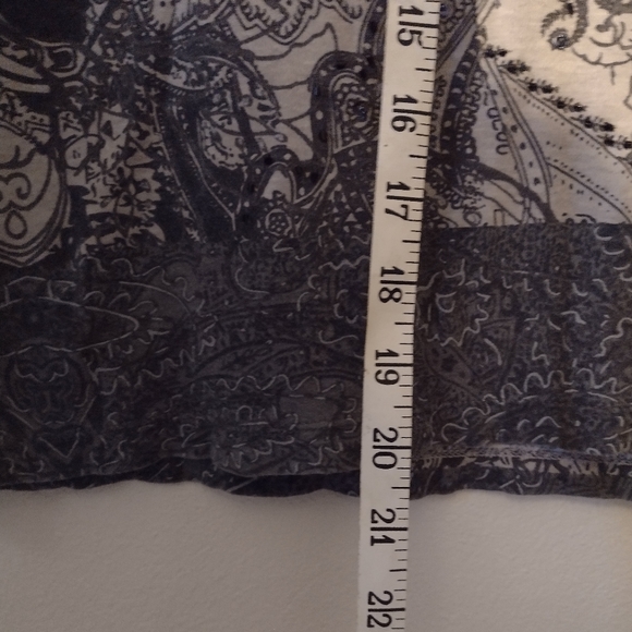 Beaded Paisley Petite cotton tee grays and black - Picture 2 of 11